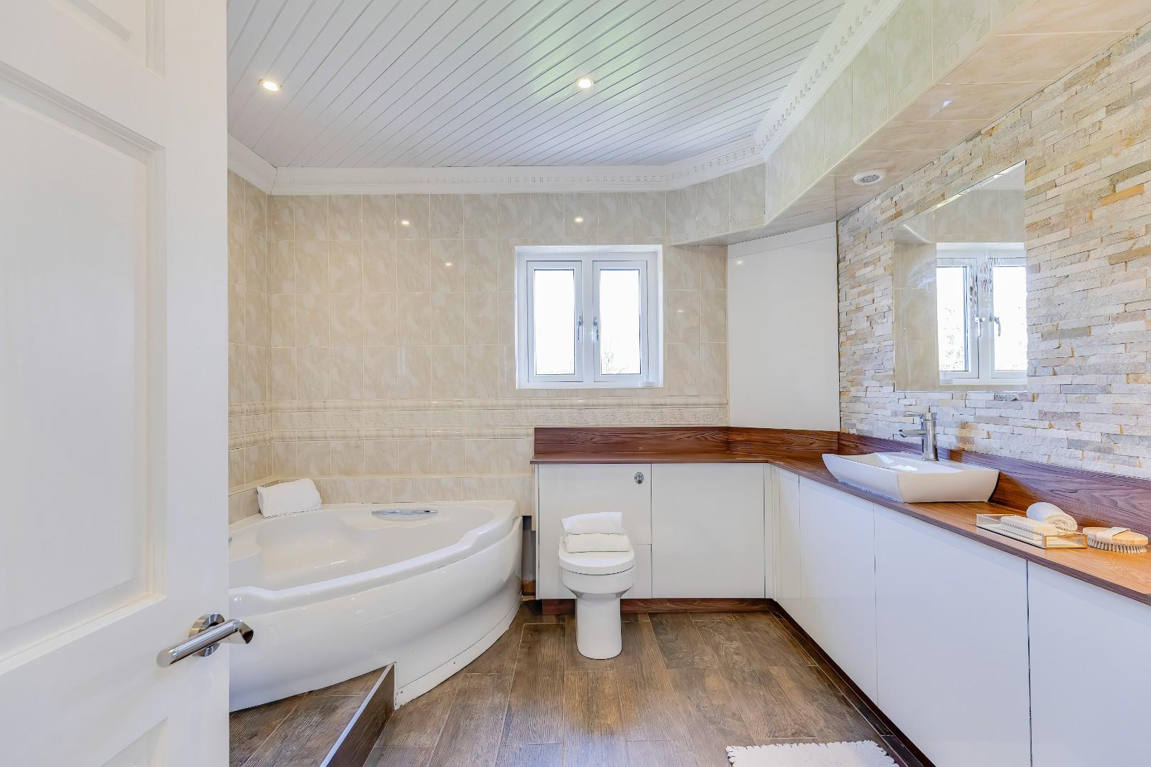 Gileston Road, Gileston, Vale Of Glamorgan, CF62 4HU